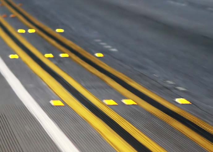 road stud reflector structure